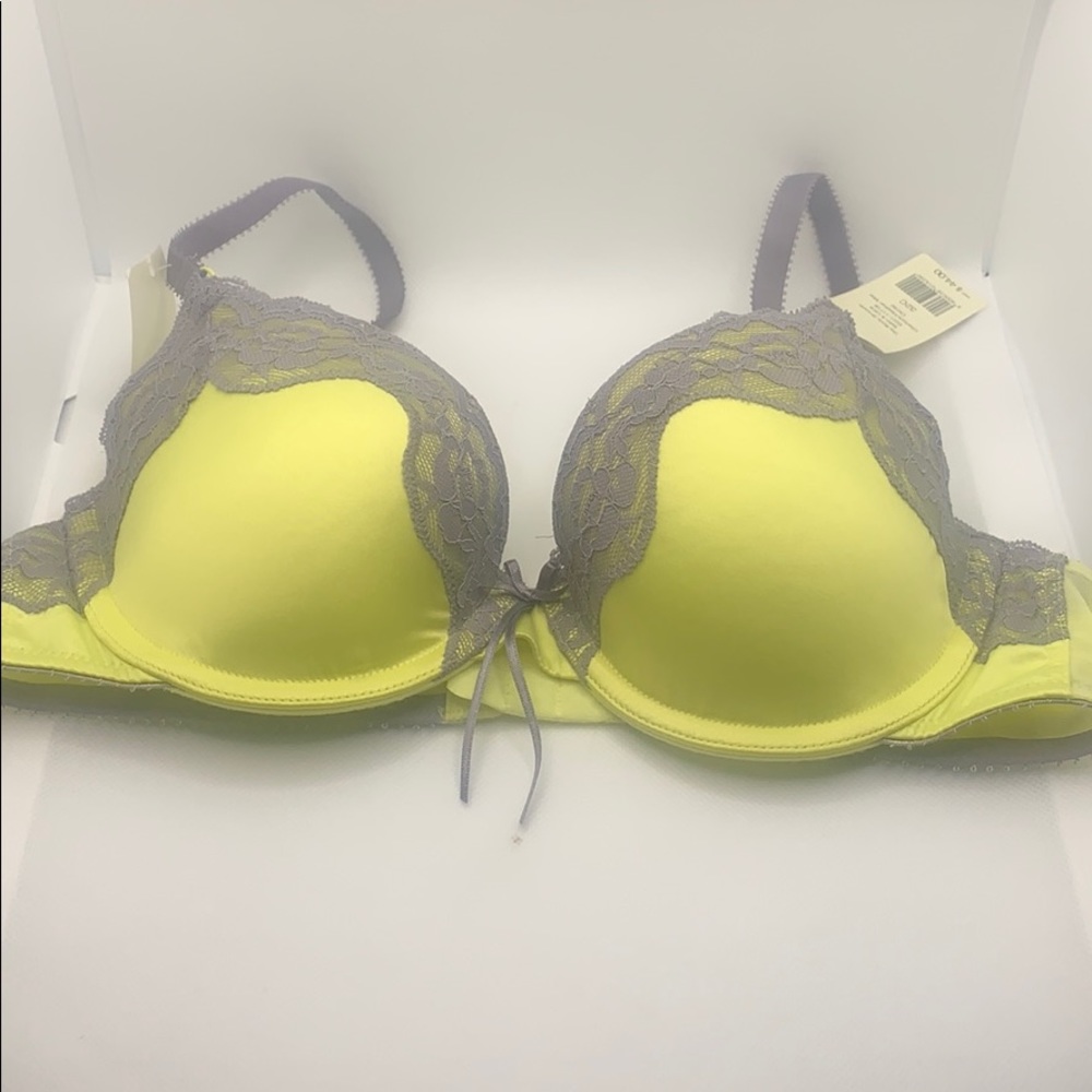 Elle macpherson bra - Picture 4 of 9